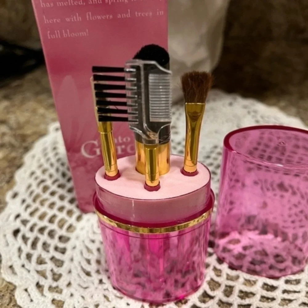 Avon Into the Garden Beauty Tools Brush Set